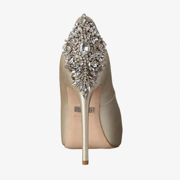 Badgley Mischka Kiara Peep Toe Platform Heel in Ivory Satin NIB - Picture 5 of 8